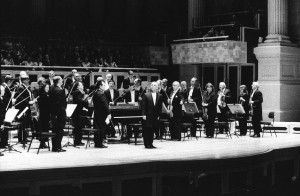 Daniel Barenboim and the Orchestra onstage at the Sala São Paulo in Brazil on October 5, 2000 (Greg Morton photo)