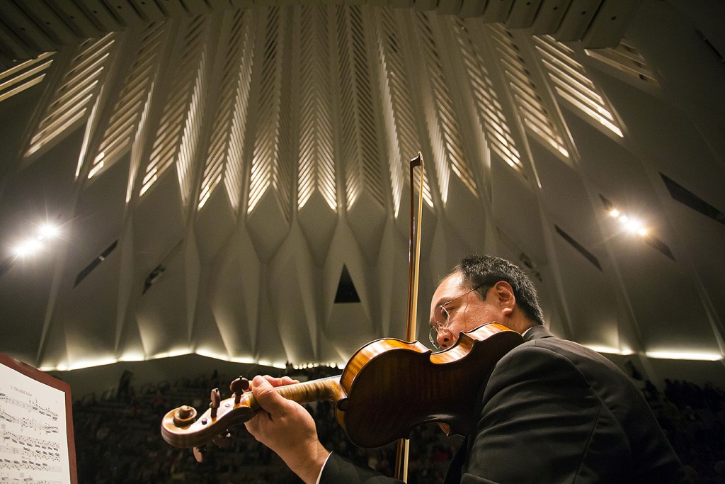Concertmaster Robert Chen at intermission during a concert in Tenerife, the Canary Islands, on the CSO's 2014 Winter Tour. | © Todd Rosenberg Photography 2014